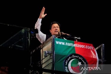 Ribuan Warga Pakistan Protes Percobaan Penangkapan Eks PM Imran Khan
